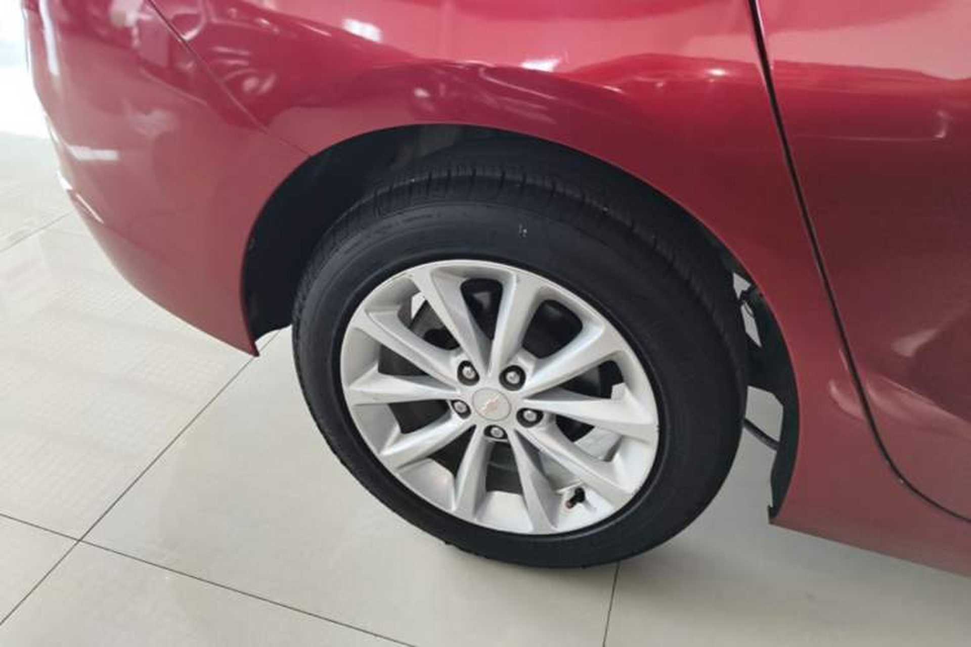 Used Chevrolet Cruze 2018 320 Automatic Pioneer Sunroof Edition Right Rear Wheel Hub