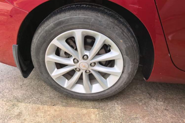 Used Chevrolet Cruze 2018 320 Automatic Pioneer Sunroof Edition Right Rear Wheel Hub