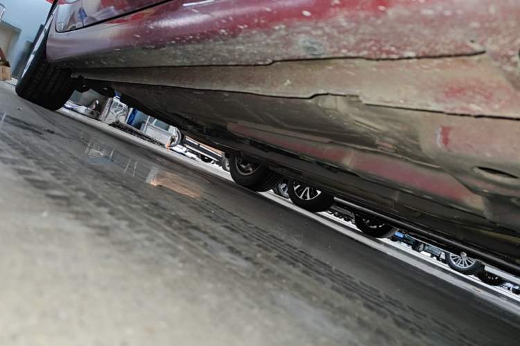 Used Chevrolet Cruze 2018 320 Automatic Pioneer Sunroof Edition Right Side Sill