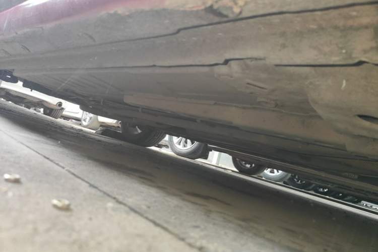 Used Chevrolet Cruze 2018 320 Automatic Pioneer Sunroof Edition Right Side Sill