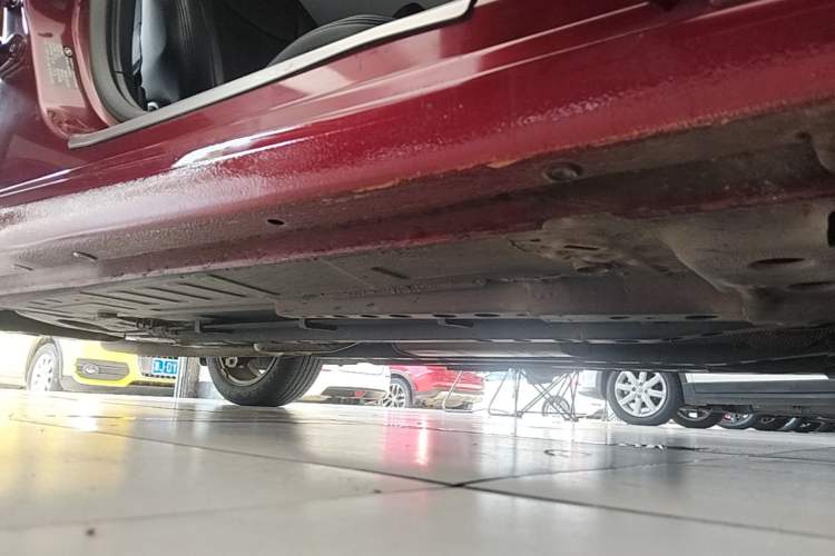 Used Chevrolet Cruze 2018 320 Automatic Pioneer Sunroof Edition Right Side Sill