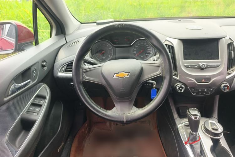 Used Chevrolet Cruze 2018 Revised Version 320 Automatic Pioneer Edition Steering Wheel