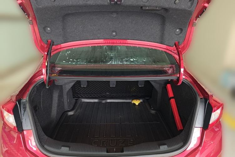Used Chevrolet Cruze 2018 320 Automatic Pioneer Sunroof Edition Trunk