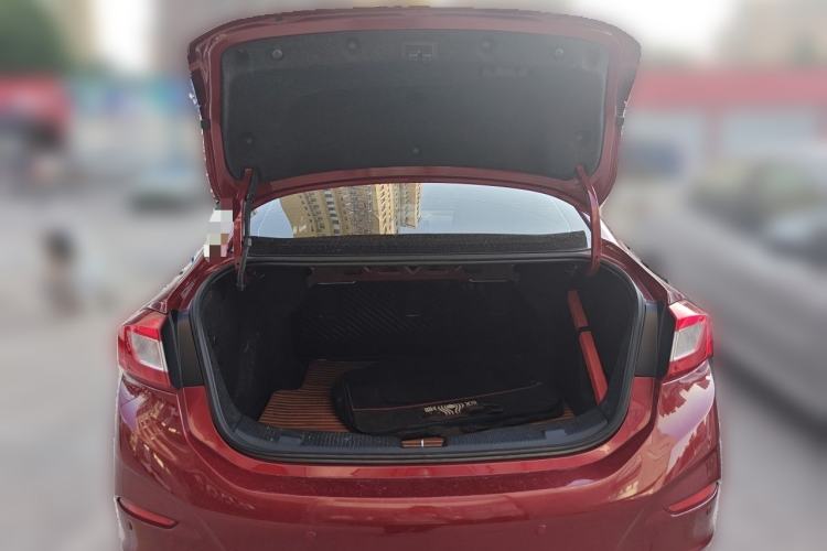 Used Chevrolet Cruze 2018 320 Automatic Pioneer Sunroof Edition Trunk