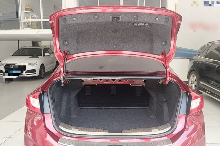 Used Chevrolet Cruze 2018 320 Automatic Pioneer Sunroof Edition Trunk