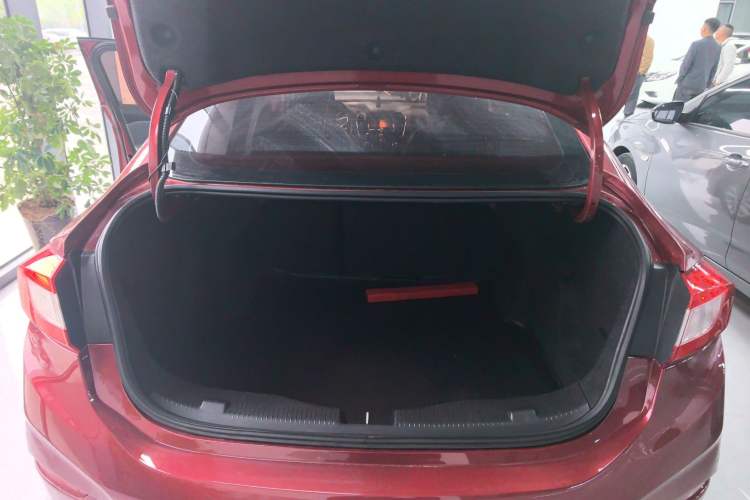 Used Chevrolet Cruze 2018 320 Automatic Xuanfeng Urban Edition Trunk