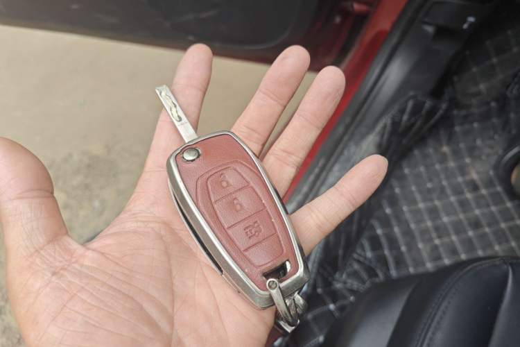 Used Chevrolet Cruze 2018 320 Automatic Pioneer Sunroof Edition Vehicle Key