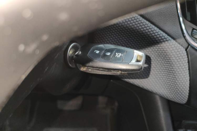 Used Chevrolet Cruze 2018 320 Automatic Pioneer Sunroof Edition Vehicle Key