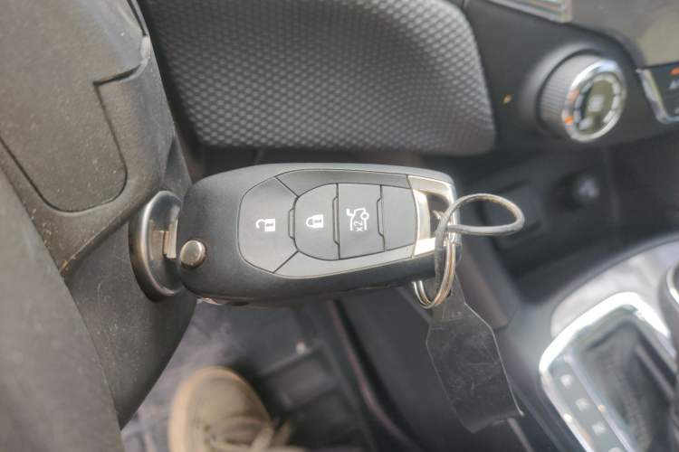 Used Chevrolet Cruze 2018 320 Automatic Pioneer Sunroof Edition Vehicle Key