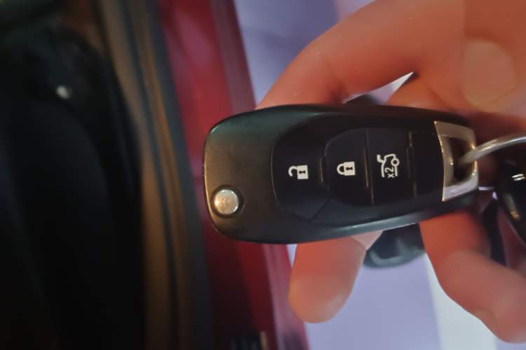 Used Chevrolet Cruze 2018 320 Automatic Pioneer Sunroof Edition Vehicle Key
