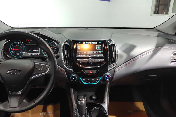 Used Chevrolet Cruze 2018 Redline 330T Dual-Clutch Flagship Edition Audio And AC Panel
