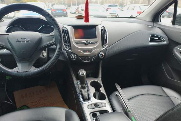 Used Chevrolet Cruze 2018 Redline 320 Automatic Pioneer Edition Audio And AC Panel