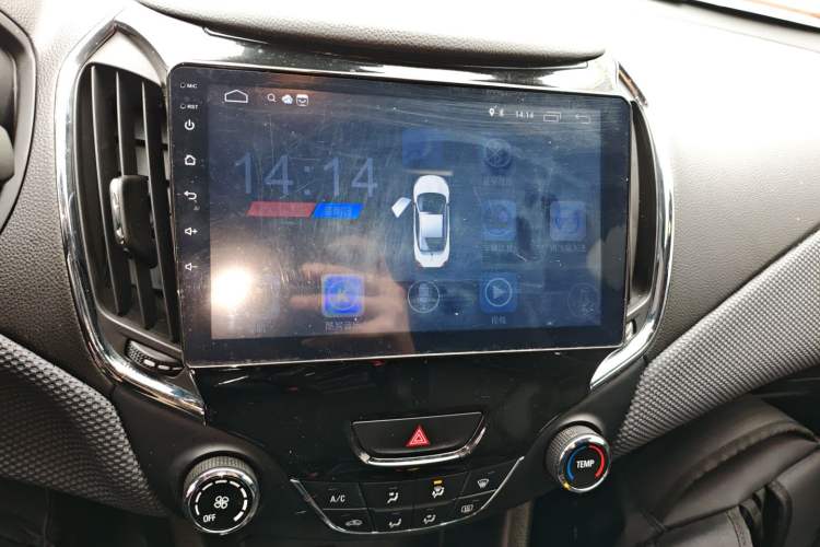 Used Chevrolet Cruze 2018 Redline 320 Automatic Pioneer Edition Audio And AC Panel