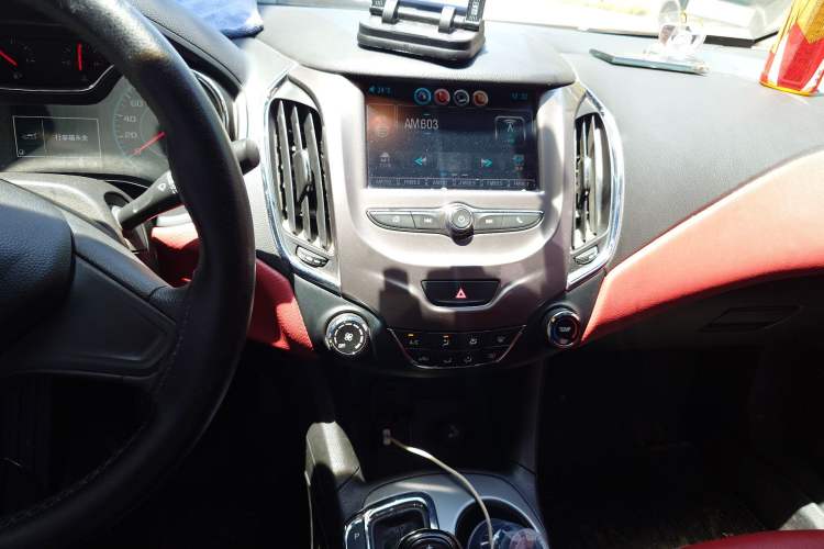 Used Chevrolet Cruze 2018 Redline 320 Automatic Pioneer Edition Audio And AC Panel