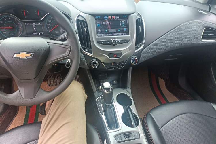 Used Chevrolet Cruze 2018 Hatchback 320 Automatic Pioneer Sunroof Edition Audio And AC Panel