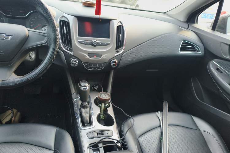 Used Chevrolet Cruze 2018 Redline 320 Automatic Pioneer Edition Audio And AC Panel