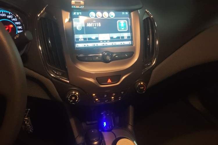 Used Chevrolet Cruze 2018 Redline 320 Automatic Pioneer Edition Audio And AC Panel