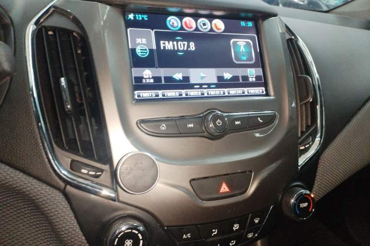 Used Chevrolet Cruze 2018 Redline 320 Automatic Pioneer Edition Audio And AC Panel