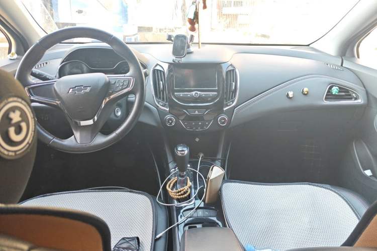 Used Chevrolet Cruze 2018 Redline 320 Automatic Xuanfeng Urban Edition Center Console