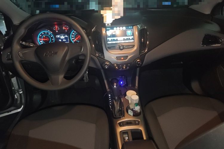 Used Chevrolet Cruze 2018 Redline 320 Automatic Pioneer Edition Center Console