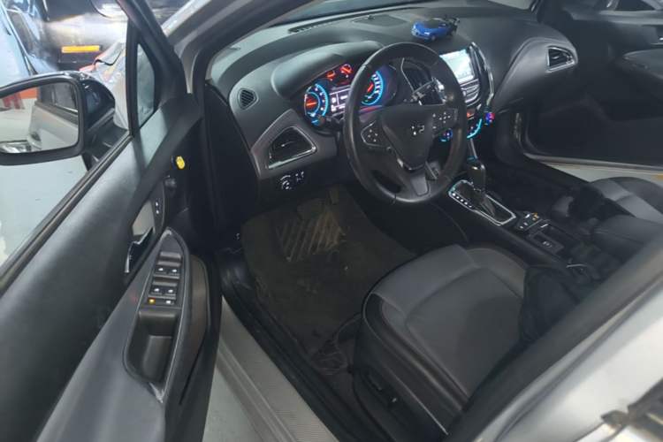 Used Chevrolet Cruze 2018 Redline 330T Dual-Clutch Flagship Edition Driver Seat