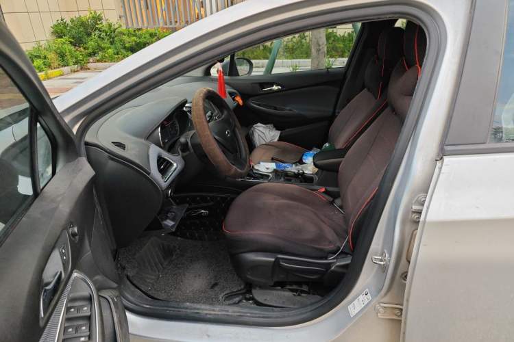 Used Chevrolet Cruze 2018 320 Automatic Pioneer Sunroof Edition Driver Seat
