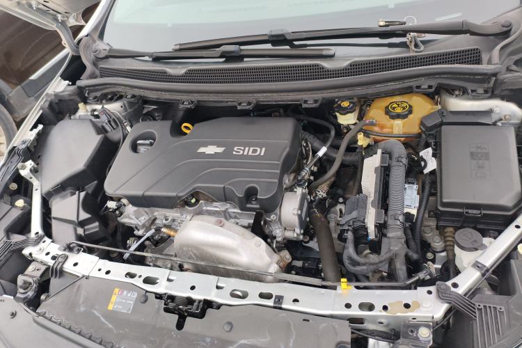 Used Chevrolet Cruze 2018 Redline 320 Automatic Pioneer Edition Engine Bay