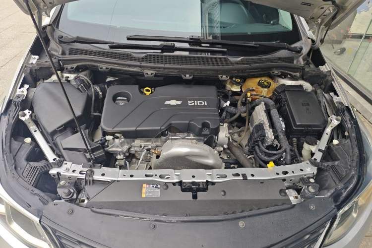 Used Chevrolet Cruze 2018 Redline 320 Automatic Pioneer Edition Engine Bay