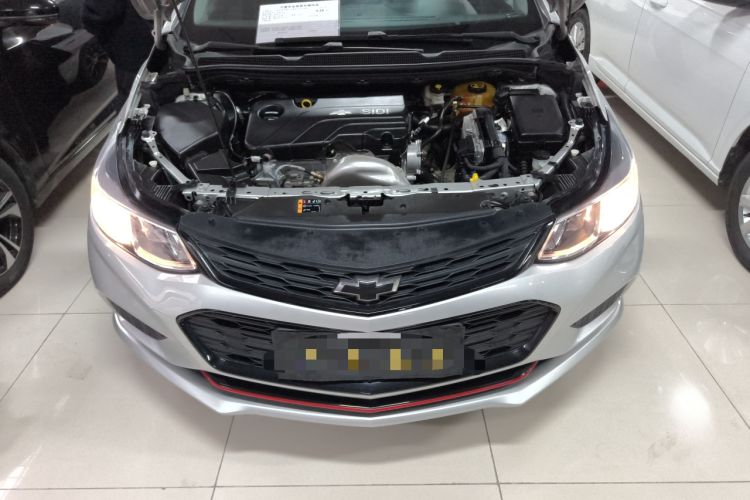 Used Chevrolet Cruze 2018 Redline 320 Automatic Pioneer Edition Engine Bay