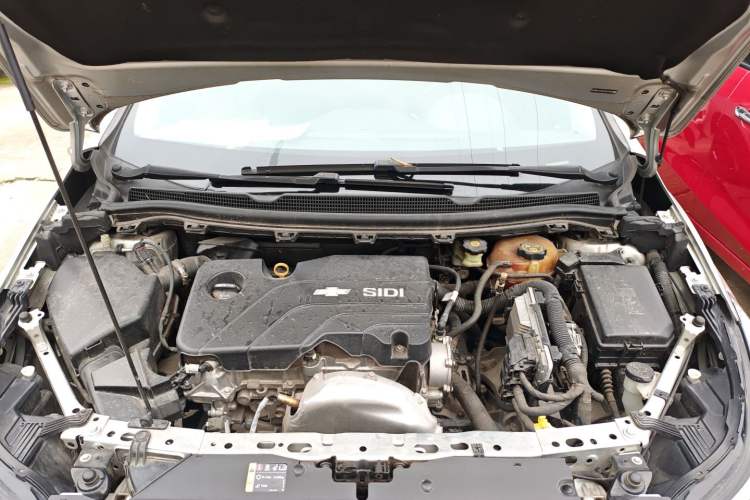 Used Chevrolet Cruze 2018 Redline 320 Automatic Pioneer Edition Engine Bay