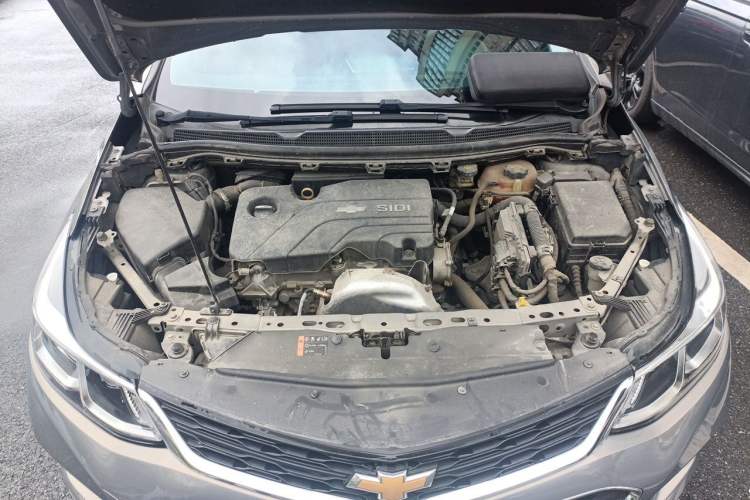 Used Chevrolet Cruze 2018 Hatchback 320 Automatic Pioneer Sunroof Edition Engine Bay