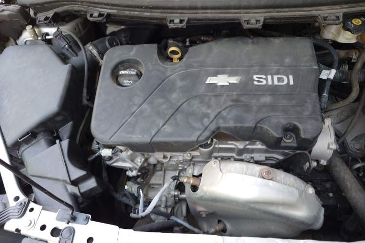 Used Chevrolet Cruze 2018 Redline 320 Automatic Pioneer Edition Engine Bay Right