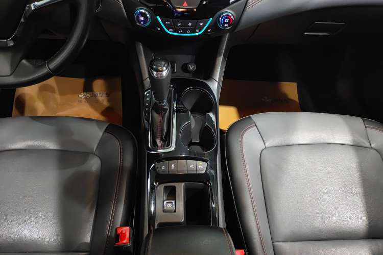 Used Chevrolet Cruze 2018 Redline 330T Dual-Clutch Flagship Edition Gear Lever