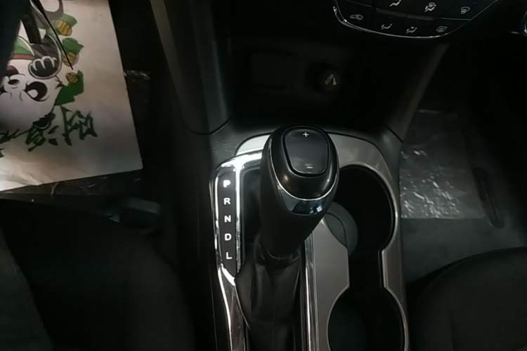 Used Chevrolet Cruze 2018 Redline 320 Automatic Pioneer Edition Gear Lever