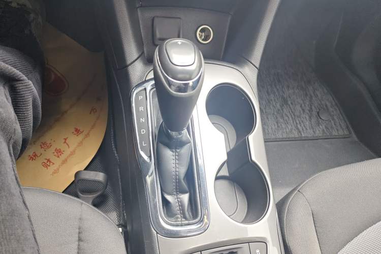 Used Chevrolet Cruze 2018 Redline 320 Automatic Pioneer Edition Gear Lever