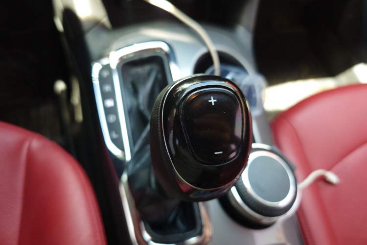 Used Chevrolet Cruze 2018 Redline 320 Automatic Pioneer Edition Gear Lever