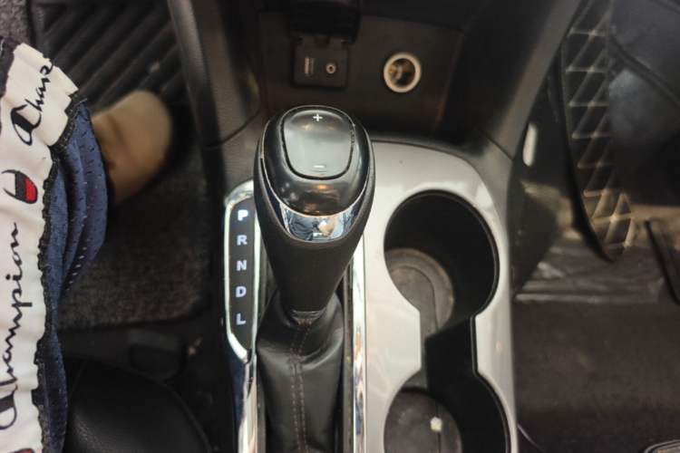 Used Chevrolet Cruze 2018 Redline 320 Automatic Pioneer Edition Gear Lever