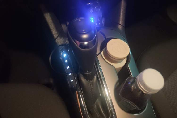 Used Chevrolet Cruze 2018 Redline 320 Automatic Pioneer Edition Gear Lever