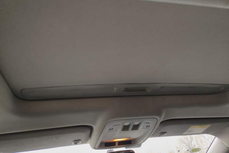 Used Chevrolet Cruze 2018 Redline 320 Automatic Pioneer Edition Headliner