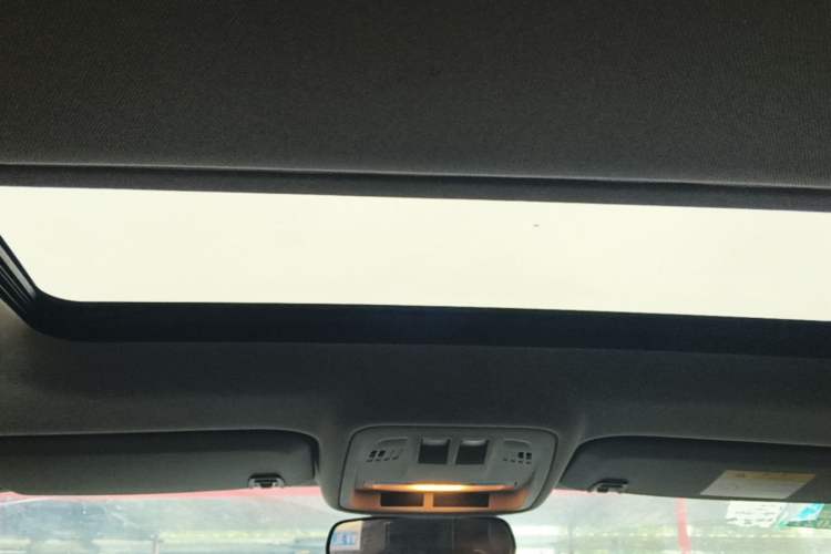 Used Chevrolet Cruze 2018 Redline 320 Automatic Pioneer Edition Headliner