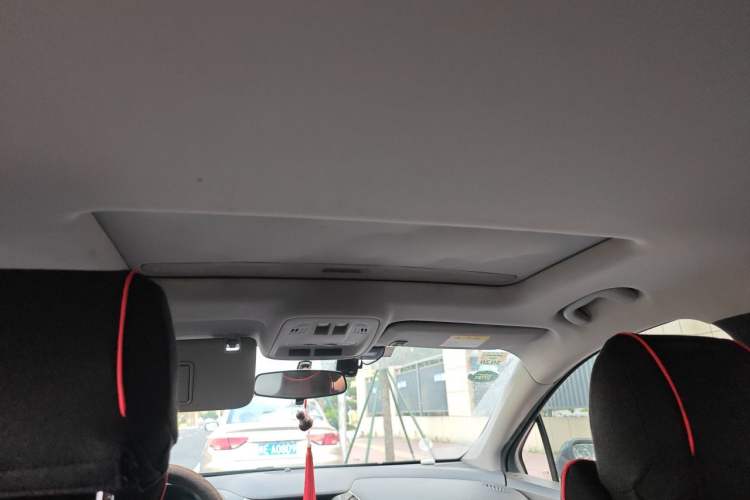Used Chevrolet Cruze 2018 320 Automatic Pioneer Sunroof Edition Headliner