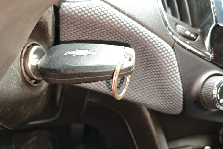 Used Chevrolet Cruze 2018 Redline 320 Automatic Pioneer Edition Interior 1