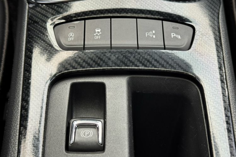 Used Chevrolet Cruze 2018 Redline 330T Dual-Clutch Flagship Edition Interior 4