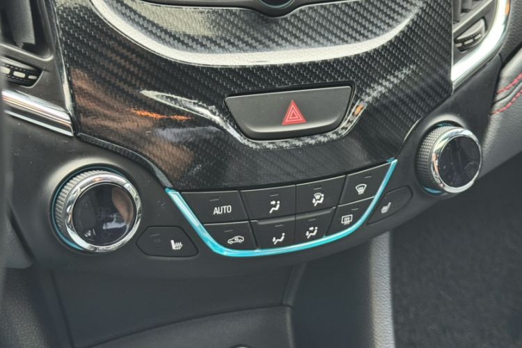 Used Chevrolet Cruze 2018 Redline 330T Dual-Clutch Flagship Edition Interior 6