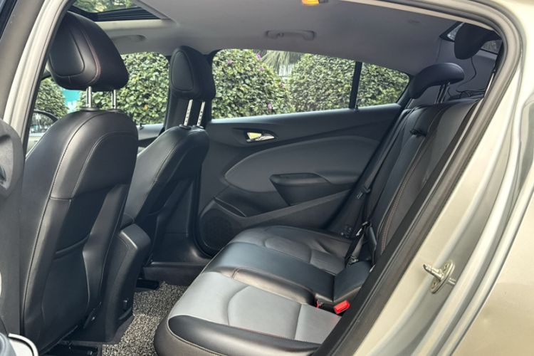 Used Chevrolet Cruze 2018 Redline 330T Dual-Clutch Flagship Edition Interior 9