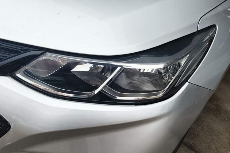 Used Chevrolet Cruze 2018 Redline 320 Automatic Pioneer Edition Left Front Headlight
