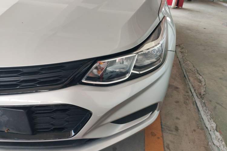 Used Chevrolet Cruze 2018 Redline 320 Automatic Pioneer Edition Left Front Headlight