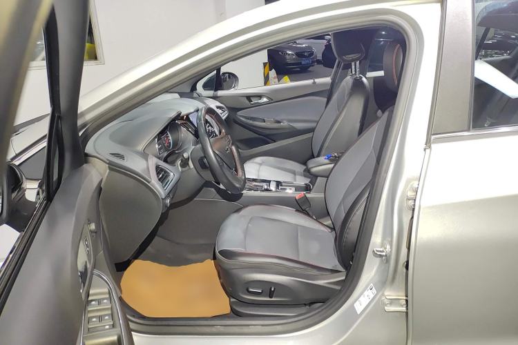 Used Chevrolet Cruze 2018 Redline 330T Dual-Clutch Flagship Edition Left Front Seat