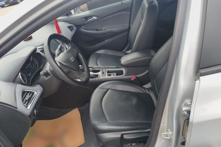 Used Chevrolet Cruze 2018 Redline 320 Automatic Pioneer Edition Left Front Seat