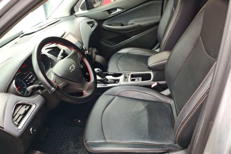 Used Chevrolet Cruze 2018 Redline 320 Automatic Pioneer Edition Left Front Seat